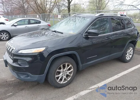 2016 Jeep Cherokee Latitude из США, поврежденный, VIN 1C4PJMCS8GW105733